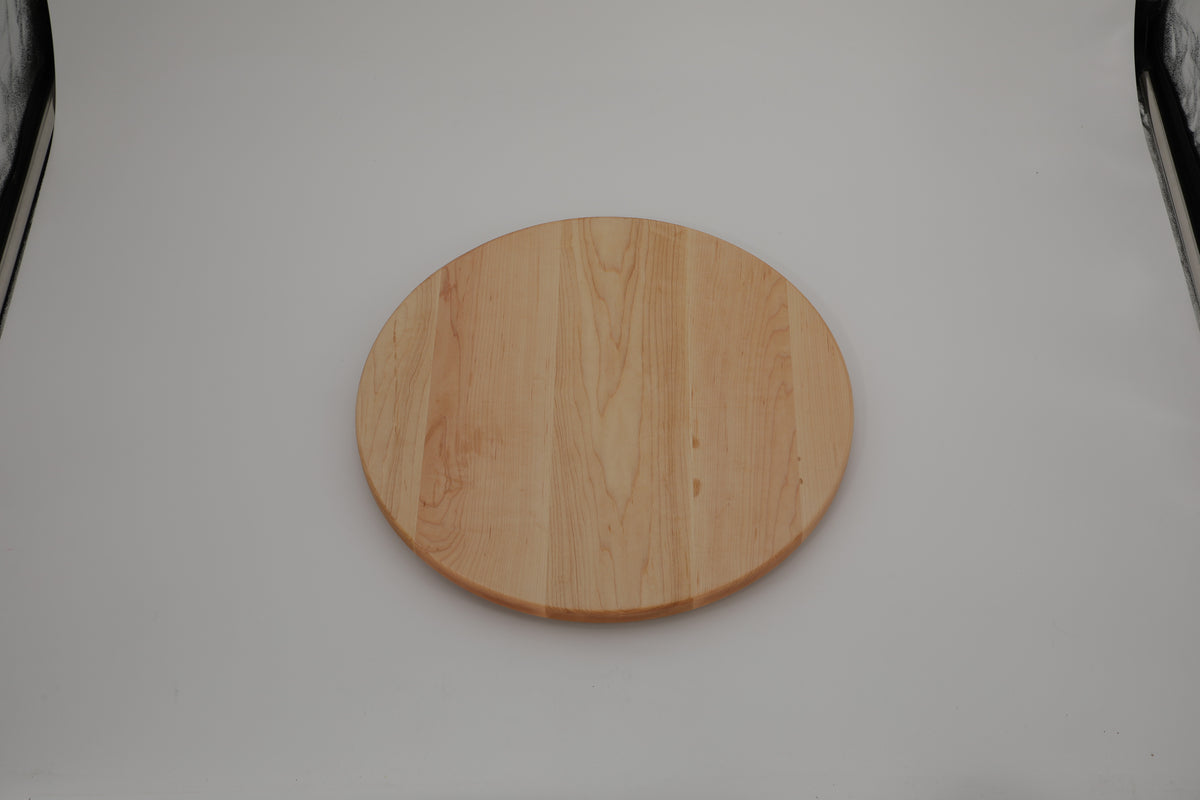 Maple 18-inch round cutting board, clean reverse face